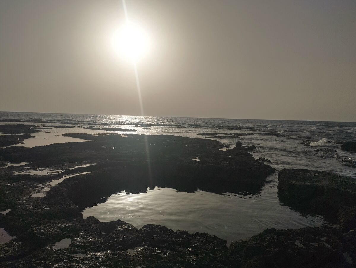 ברכת ים סלעית בשעת זריחה